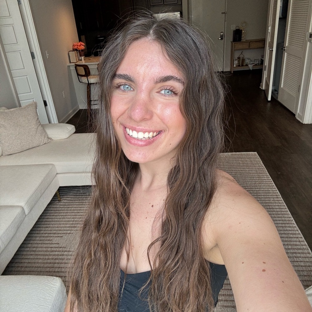 I’m LIVE! Come hang out and shop! 🛍️🥰 - Picture 2 of 3